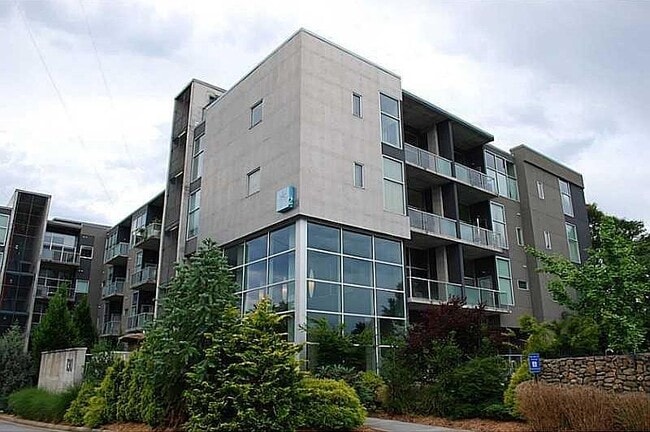 Building Photo - 130 Arizona Ave NE