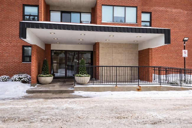 Building Photo - Senator Place