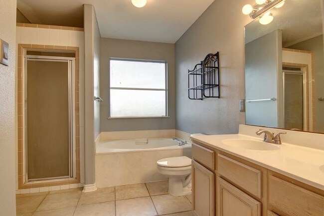 Foto del edificio - 3021 Quebec Dr