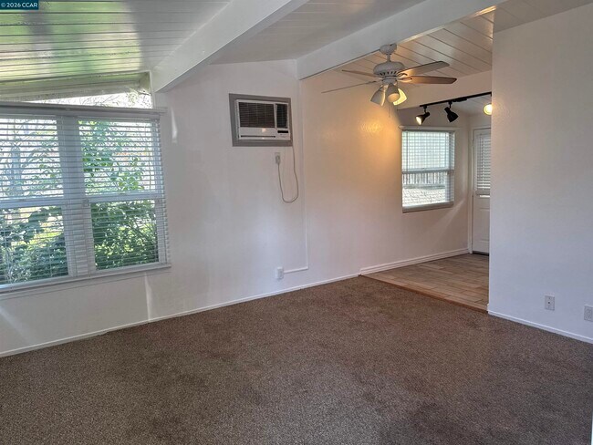 Foto del edificio - 2875 Euclid Ave