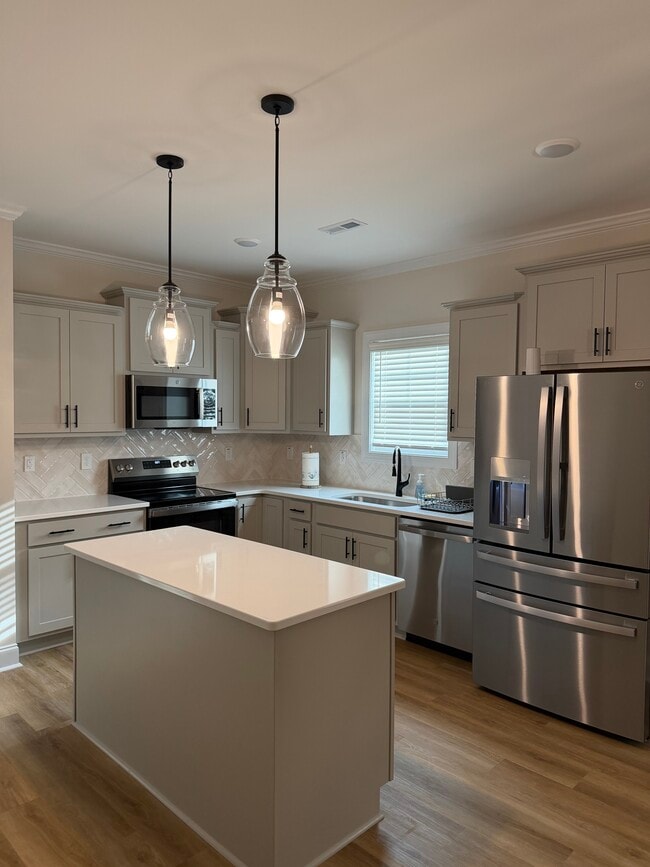 Kitchen - 765 Union St