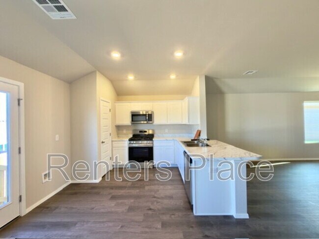 Building Photo - 1008 W Lawton Rd