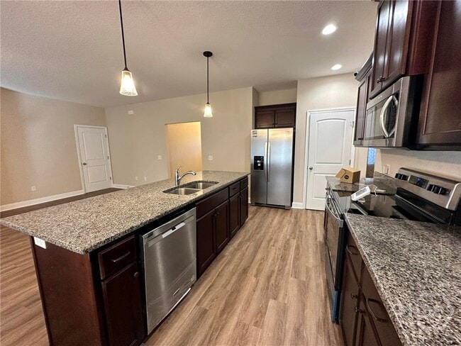 Building Photo - 178 Summit Cir