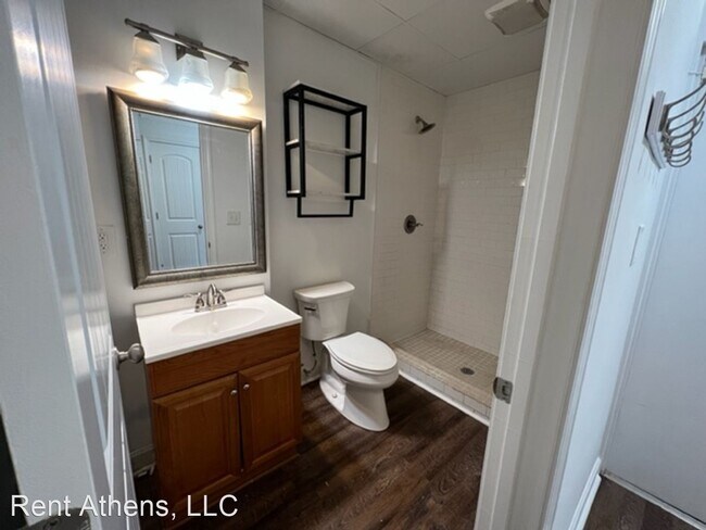 Foto del edificio - 1 br, 1 bath House - 247 East Washington S...