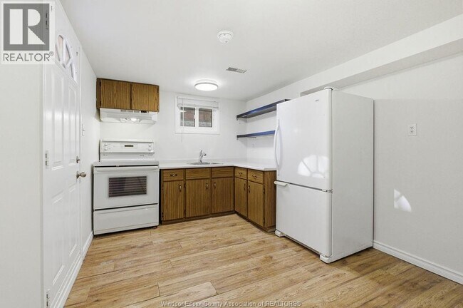 Photo du bâtiment - 1346 PARENT LOWER Ave