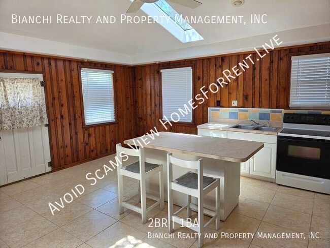 Building Photo - 5023 27th Ave S