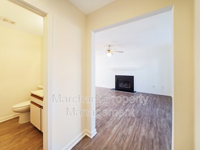 Foto del edificio - 6 Hammett Grove Ln