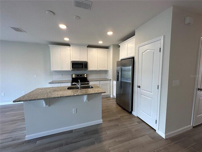 Building Photo - 2866 N Narcoossee Rd