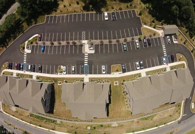 Building Photo - 41 Park Dr