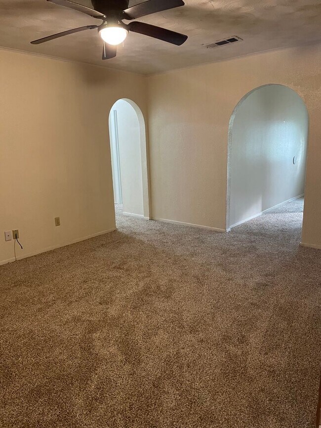 Building Photo - Remodeled Bossier 4 Bedroom Home