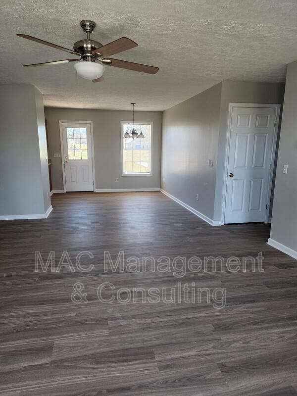 Building Photo - 143 W Gate Dr