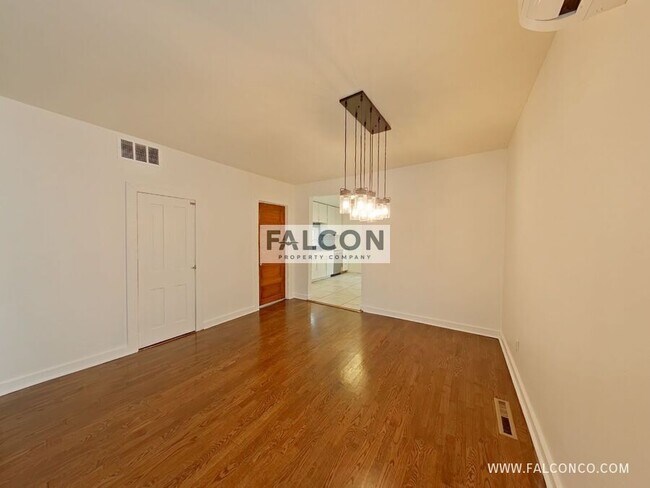 Foto del edificio - 3148 W Pikes Peak Ave