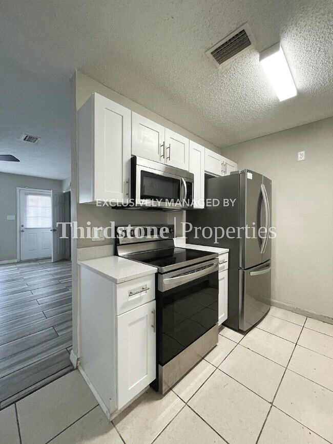 Foto del edificio - 9292 Greenleaf Rd