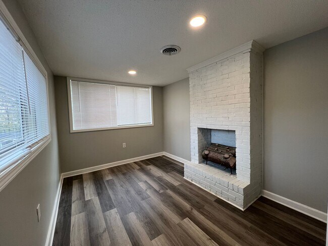 Foto del edificio - 3608 Willow Ln Dr