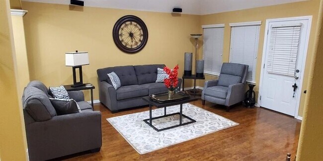 Foto del edificio - 9134 Sunlit Park Dr