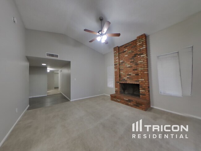 Building Photo - 6519 W Poinsettia Drive Glendale AZ