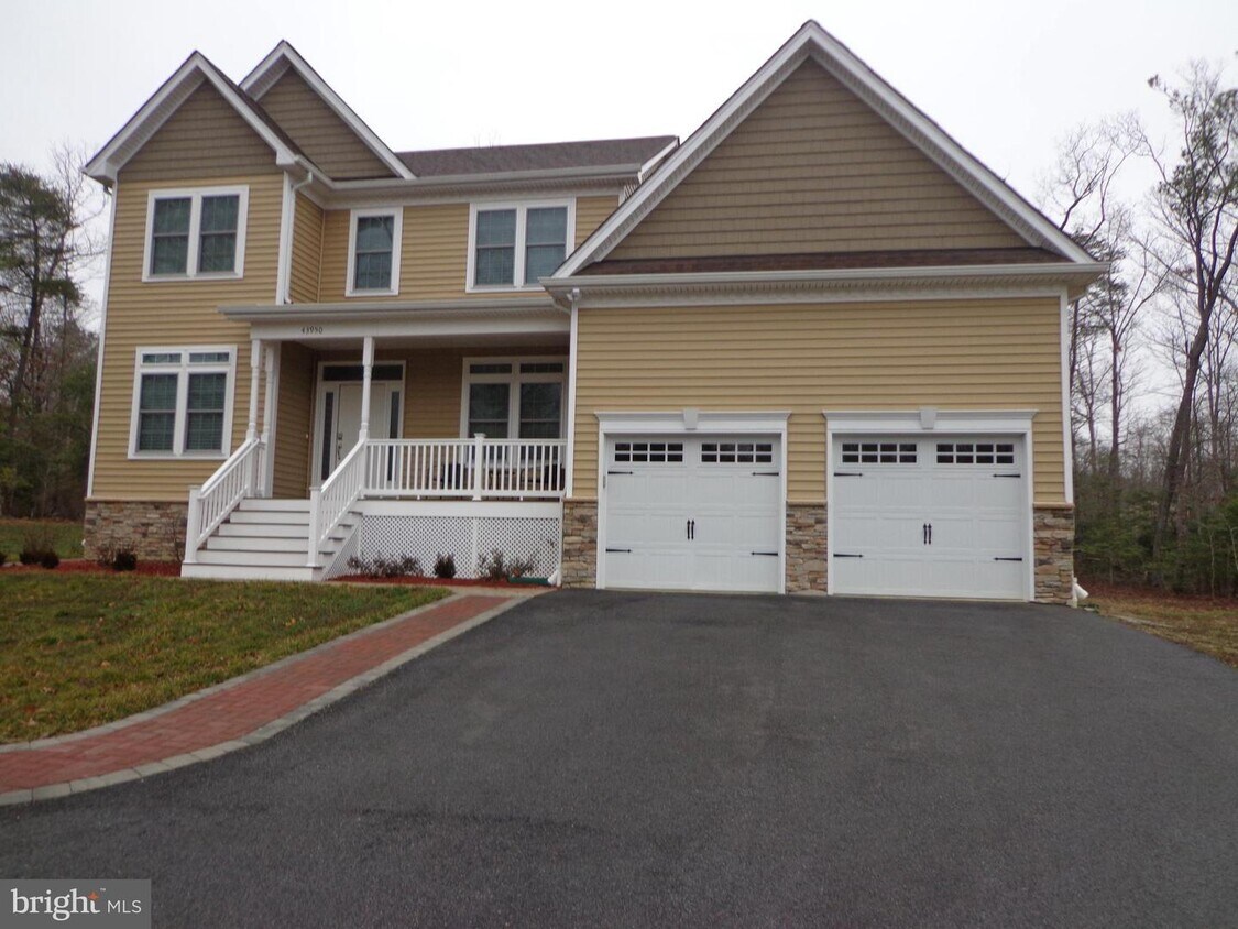 43950 Casey's Ln, California, MD 20619 Townhome Rentals in California