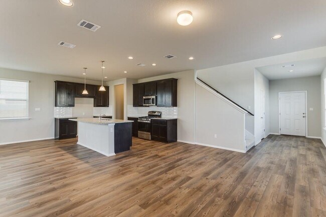 Building Photo - 412 Delta Crst