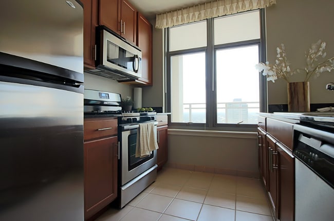 Building Photo - 546 W Kinzie St