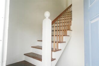 Building Photo - 304 18th St