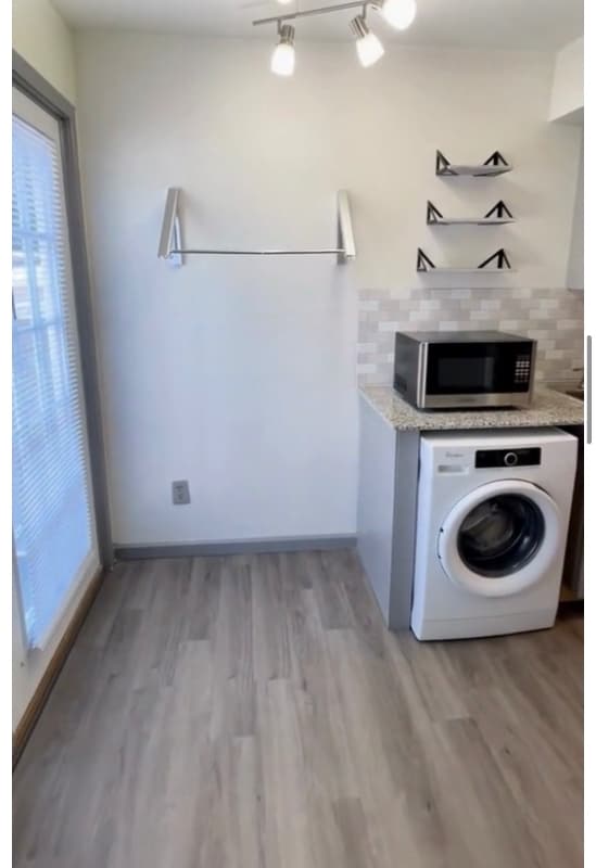 Photo - 109 College St Apartment