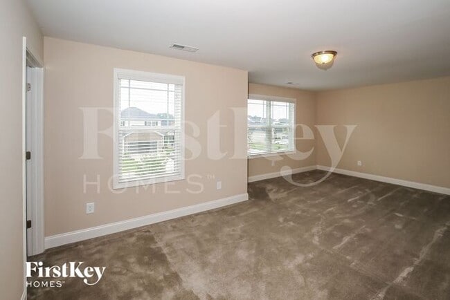 Building Photo - 732 Breeders Cup Dr