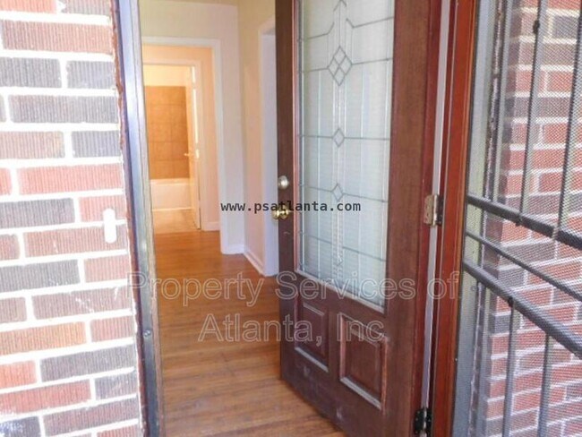 Foto del edificio - 92 Linkwood Rd NW