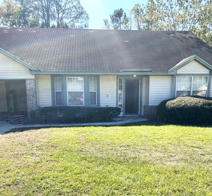 Westside Home on Culdasac House Rental in Jacksonville, FL