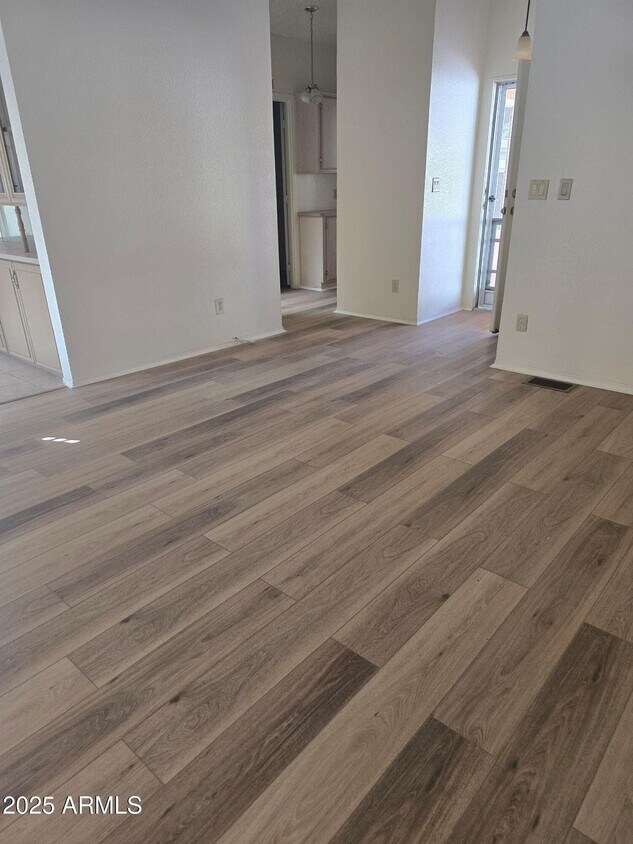 Foto del edificio - 2710 E Chester Dr