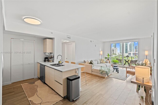 Building Photo - 4250 Biscayne Blvd