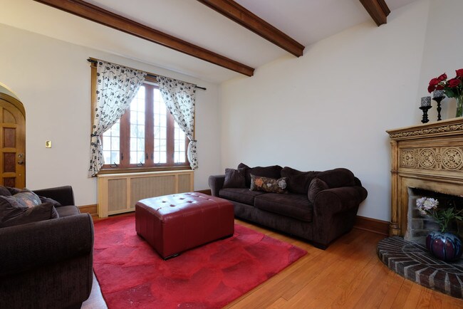 Foto del edificio - 321 Ingraham St NW