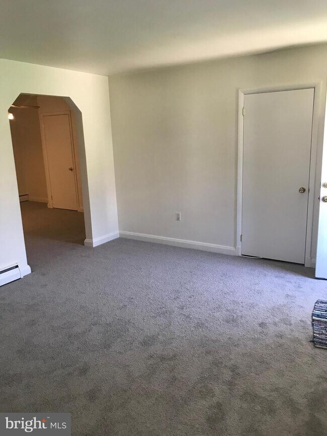 Foto del edificio - 5 Kenwood Ave