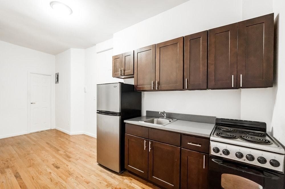 Foto principal - 304 E 61st St