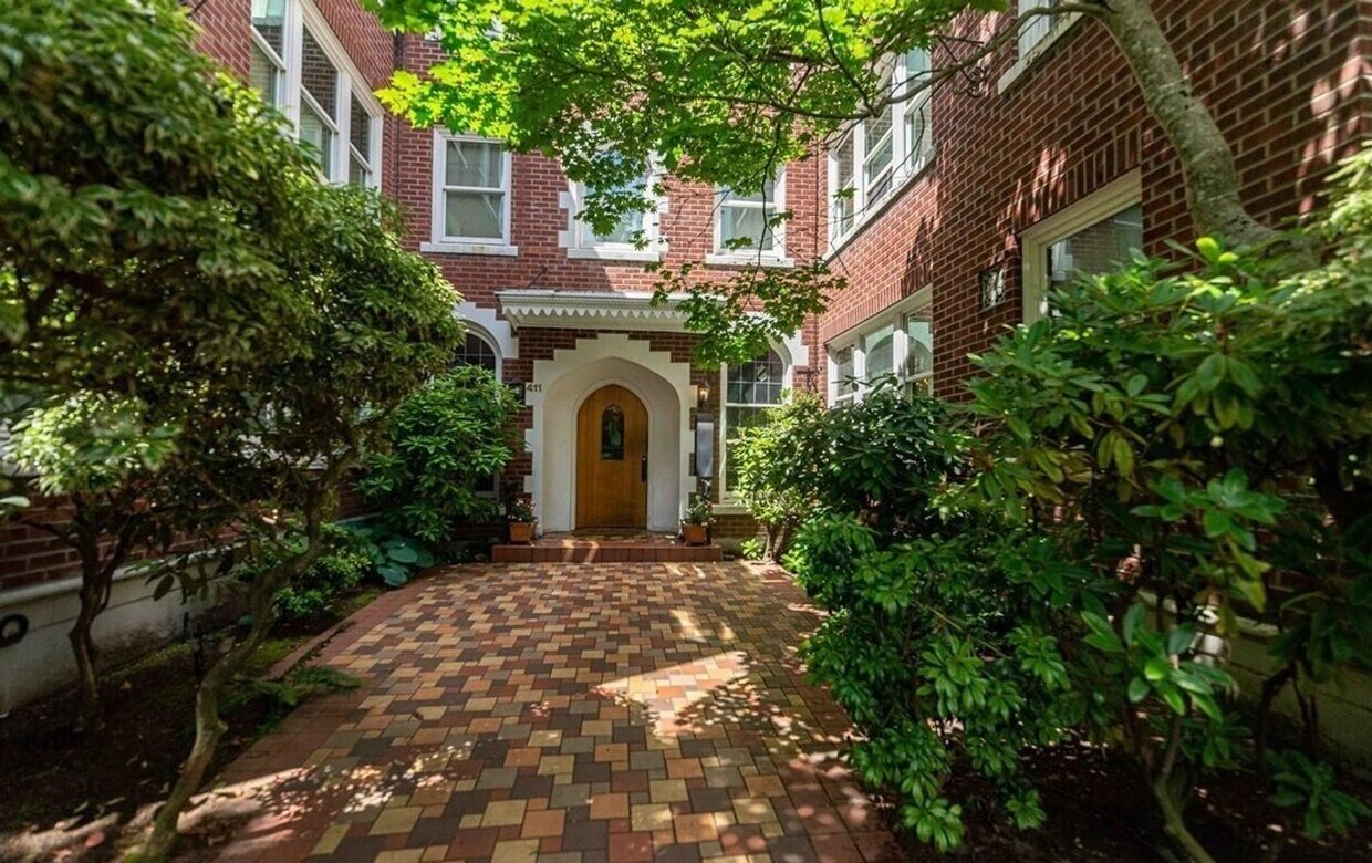Primary Photo - Glen Ray Condominiums ~ Capitol Hill