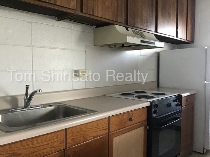 Primary Photo - 640 Sheridan St