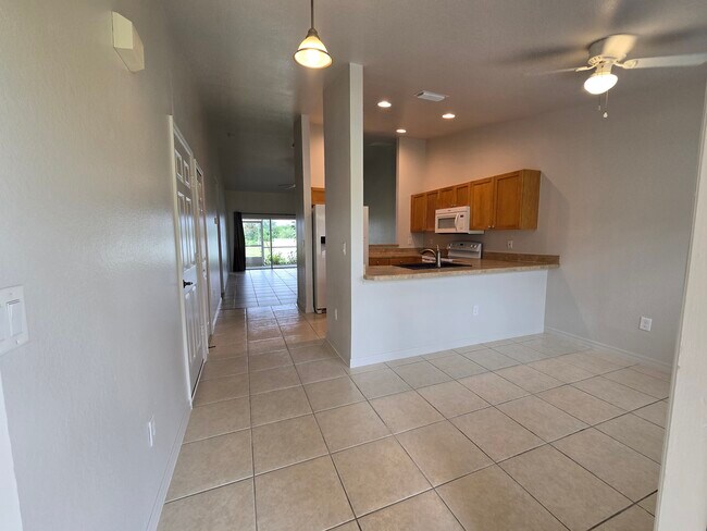 Foto del edificio - 518 SE 5th Pl