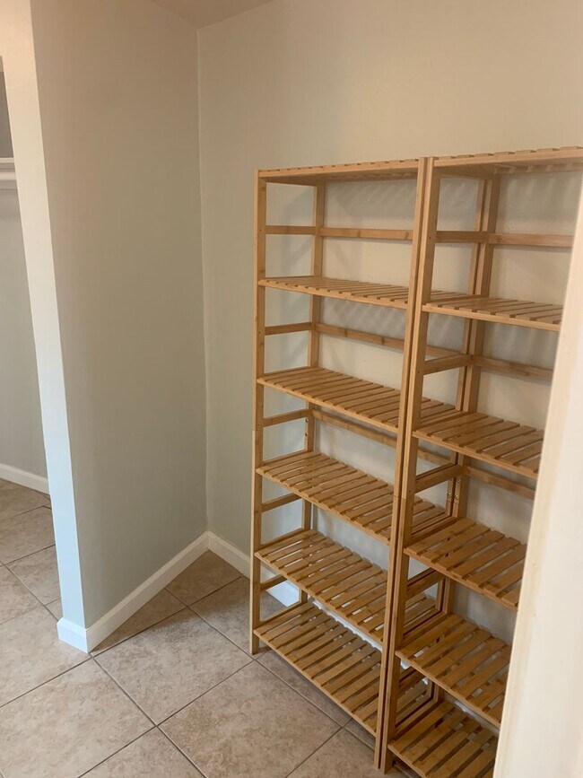 Building Photo - 3814 Helix