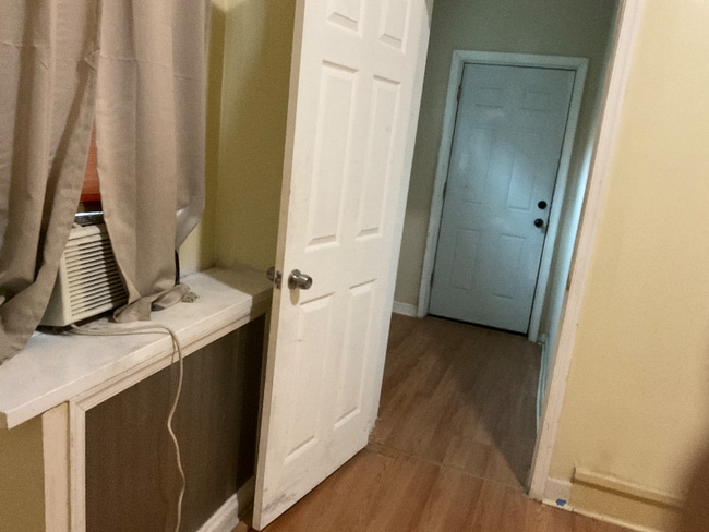 Building Photo - 116 W 25th St