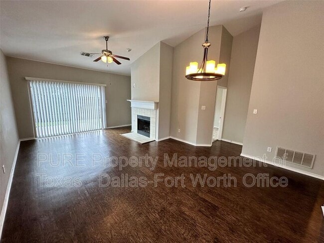 Foto del edificio - 5033 Caraway Dr
