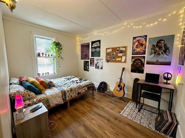 Building Photo - 3 Bedroom 1 Bathroom in Lancaster City!