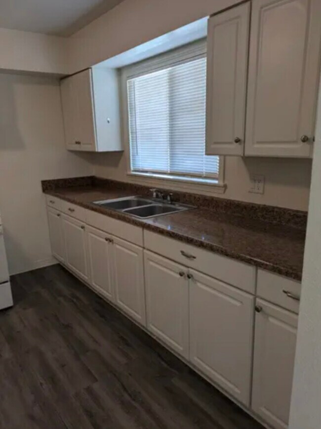 Foto del edificio - 316 W Kettering St