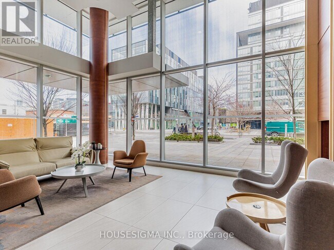 Photo du bâtiment - 455-N455 Front St E