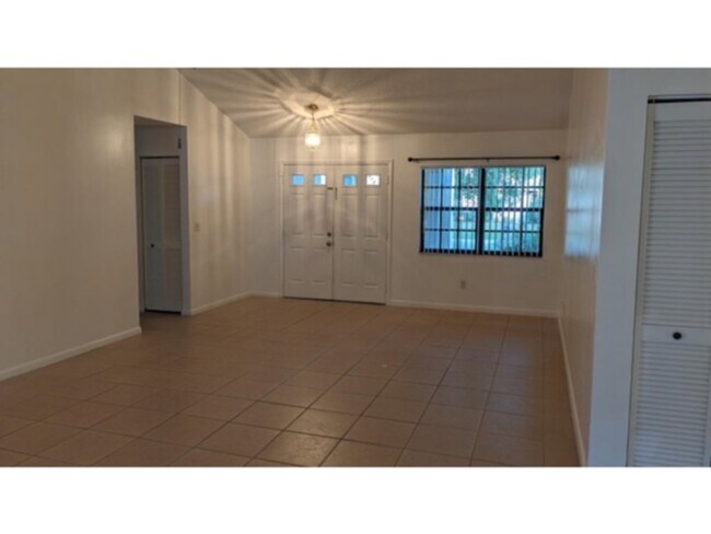 Building Photo - 3 Bedroom House, Palm Coast   www.WeRentSu...