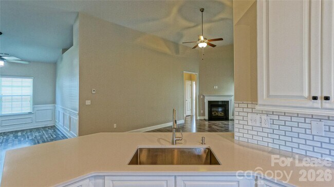 Foto del edificio - 108 Bunker Hill Ln