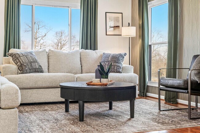 Building Photo - 3491 Danbury Rd