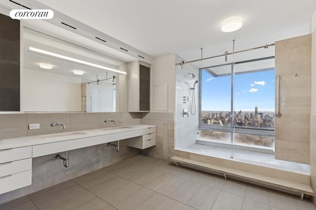 Building Photo - 101 W 67th St