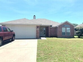 Building Photo - 223 Preston Dr