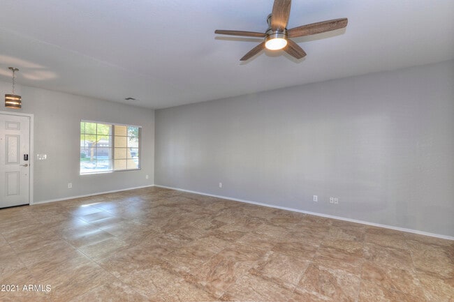 Foto del edificio - 14174 W Crocus Dr