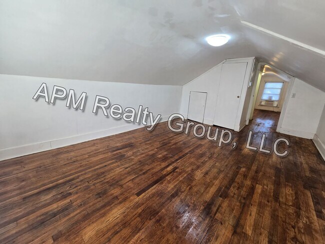 Foto del edificio - 4 Bedroom All Brick House