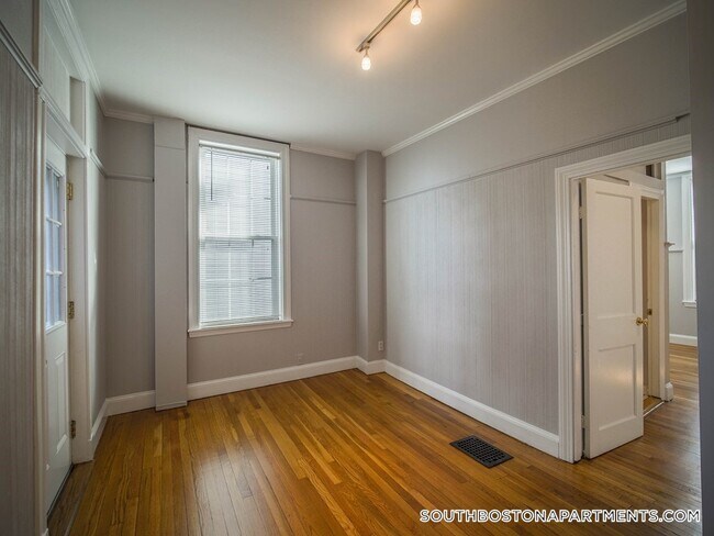 Foto del edificio - 510 E Broadway